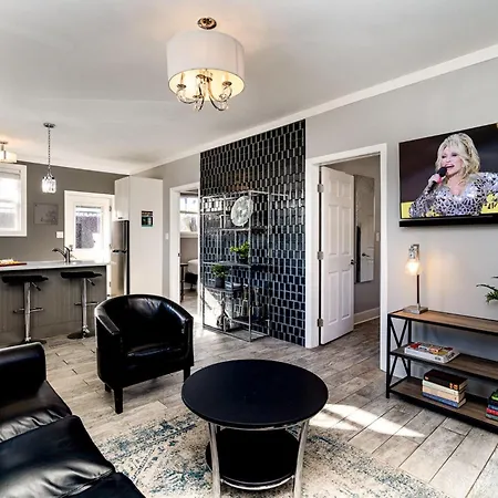 Hidden Pearl-3 Units-private Patios-near Broadway Holiday home Nashville