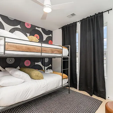 Duet - 2 Units - Rooftop Patios - Mins To Broadway Holiday home *