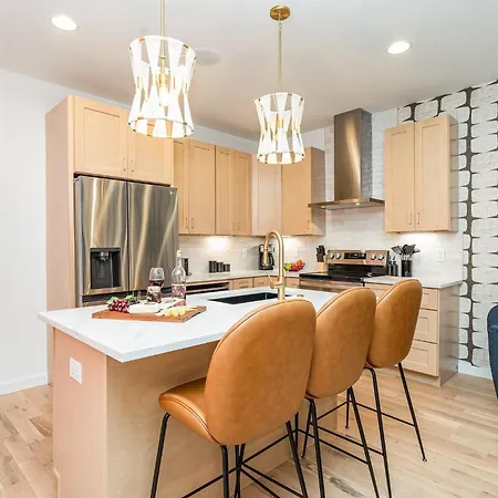 Holiday home Duet - 2 Units - Rooftop Patios - Mins To Broadway Nashville