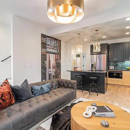 Holiday home Duet - 2 Units - Rooftop Patios - Mins To Broadway Nashville
