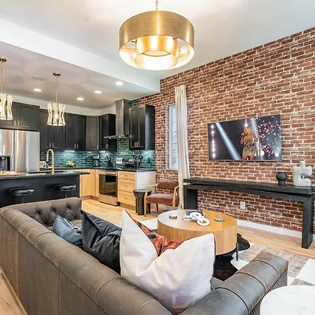 Duet - 2 Units - Rooftop Patios - Mins To Broadway