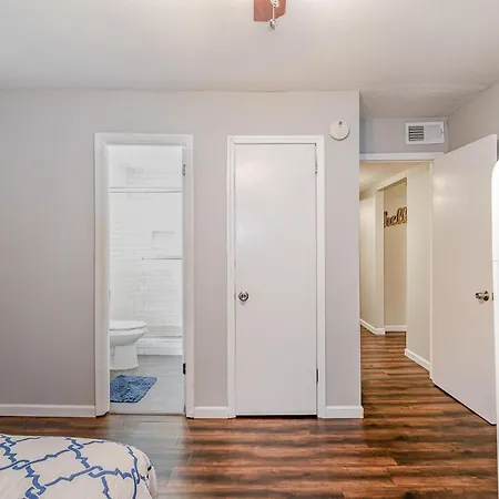 Holiday home Dove - Private Patio - Mins To Broadway *