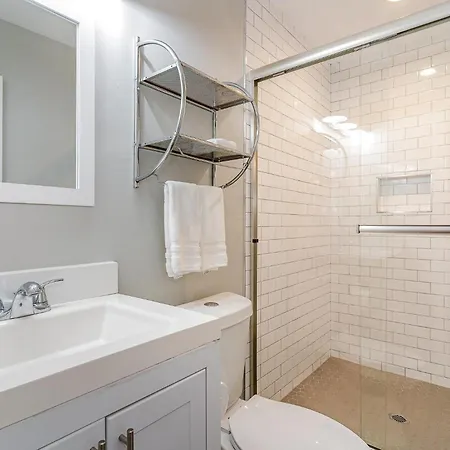 Dove - Private Patio - Mins To Broadway Holiday home