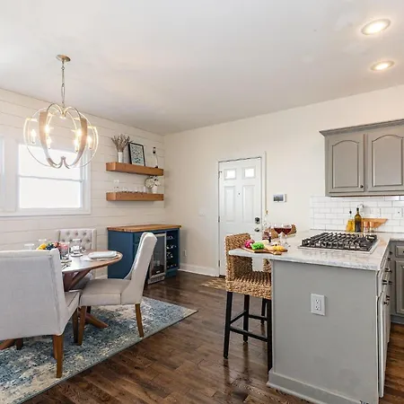 Modern Farmhouse- Fenced Backyard+patio-12 South Holiday home