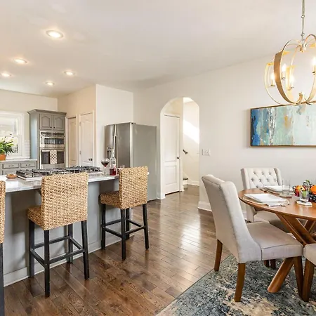 Holiday home Modern Farmhouse- Fenced Backyard+patio-12 South