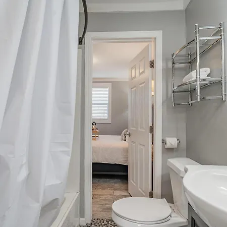 Holiday home Urban Pearl-2 Bedroom & Private Patio-in Midtown *