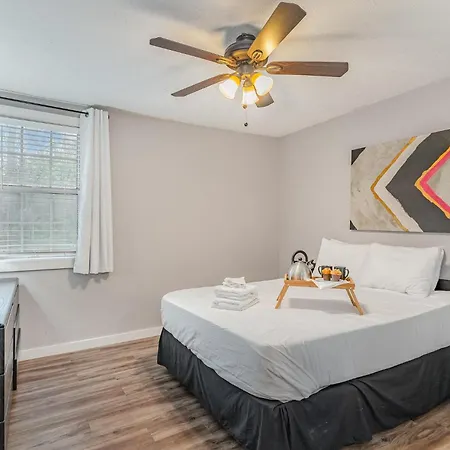 Birds Nest-sleeps 24-mins To Geodis Park Holiday home Nashville