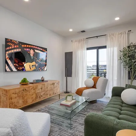 Plush Haven-2 Unit Combo-walk To Broadway *