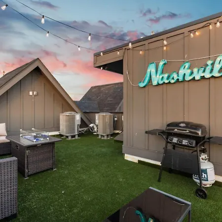 Two Adjacent Homes Sleeps 24 Only 3 Miles To Broadway *