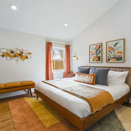 Vibrant Multi Building That Sleeps 48 With 7 Units * Nashville