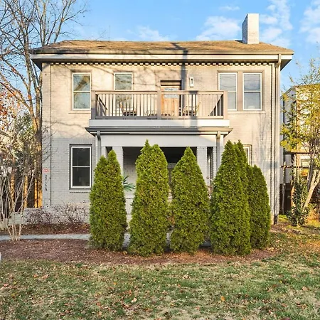 Two Adjacent Homes In 12 South And Belmont Area Sleeps 20 People Holiday home Nashville