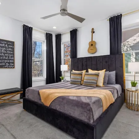 Two Adjacent Homes In 12 South And Belmont Area Sleeps 20 People * Nashville