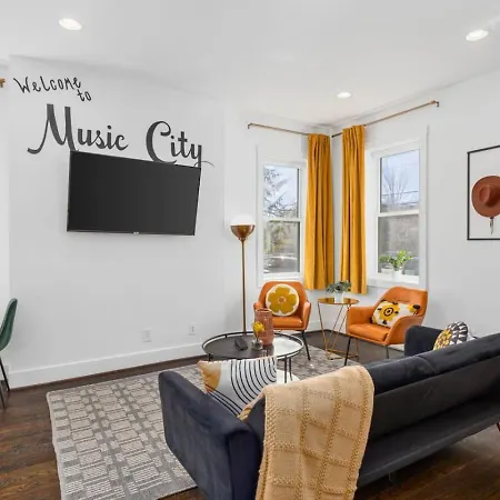Two Adjacent Homes In 12 South And Belmont Area Sleeps 20 People * Nashville