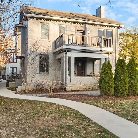 Two Adjacent Homes In 12 South And Belmont Area Sleeps 20 People Holiday home *