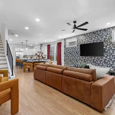 The Morrison - Karaoke Theater Backyard Oasis Holiday home Nashville