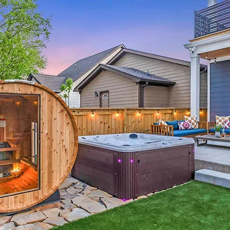 The Morrison - Karaoke Theater Backyard Oasis * Nashville