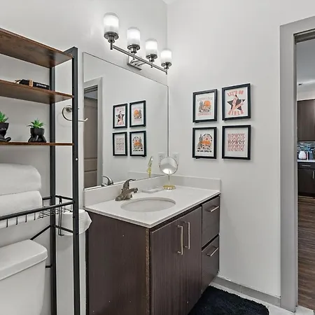 Mid-century Charm In Midtown Apartment
