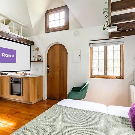 Dreamy Tiny House With Hot Tub And Garden Patio