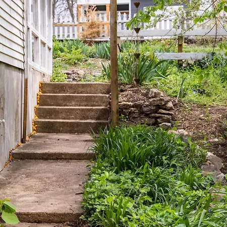 Holiday home Dreamy Tiny House With Hot Tub And Garden Patio *