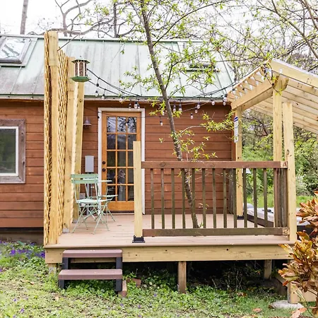 Holiday home Dreamy Tiny House With Hot Tub And Garden Patio