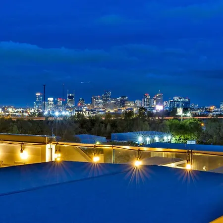 Double Rooftop Decks Hot Tub Karaoke Holiday home Nashville