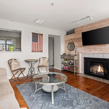 Holiday home Riverfront 786 *