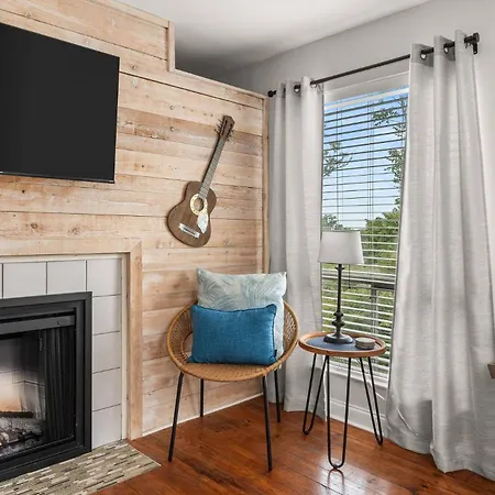 Riverfront 786 Holiday home