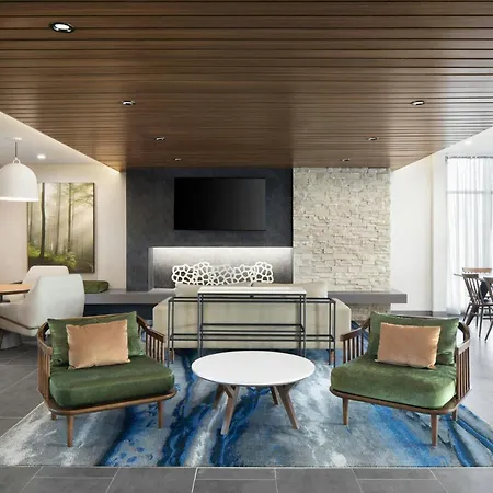 Fairfield By Marriott & Bellevue Hotel 3*