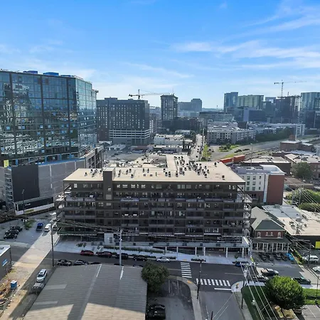 Beverly Nash Downtown, Incredible Skyline Views, Walk To Broadway!