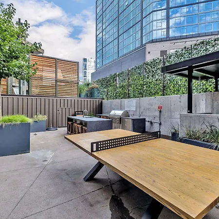 Beverly Nash Downtown, Incredible Skyline Views, Walk To Broadway! Nashville