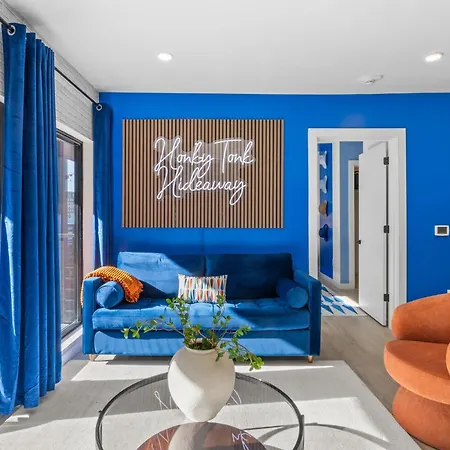 Holiday home Honky Tonk Hideaway Walk To Broadway W Gym, Pool, Parking