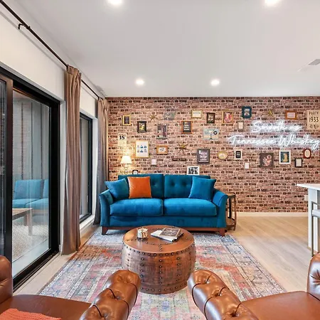 Walk To Downtown Nash From The Speakeasy Pool, Gym, Parking And More, Amazing Location Holiday home