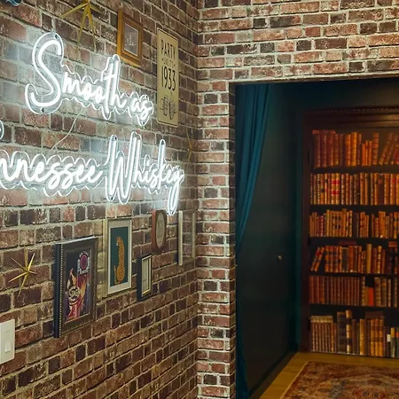 Walk To Downtown Nash From The Speakeasy Pool, Gym, Parking And More, Amazing Location *