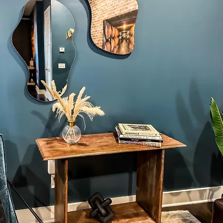 The Barrelhouse Loft In West End Near Vandy And Centennial Holiday home Nashville