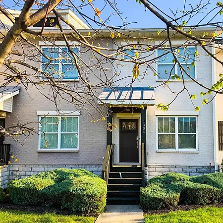 Belmont And Broadway Great For Groups * Nashville