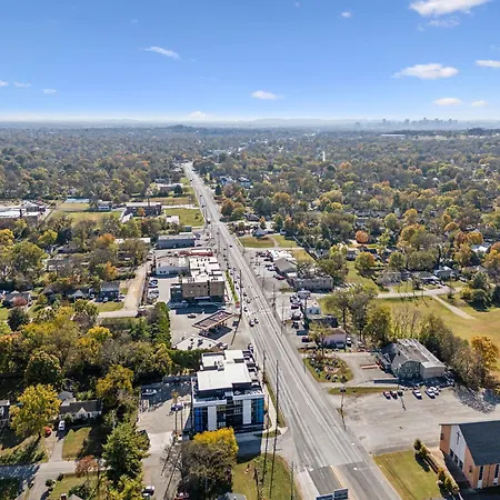 East Nash 13 Mins From Broadway