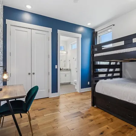 East Nash 13 Mins From Broadway Apartment