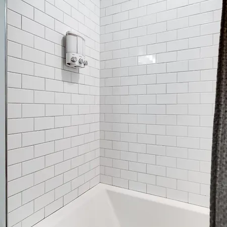 615 Vibe East Getaway 3 Miles To Downtown Holiday home *