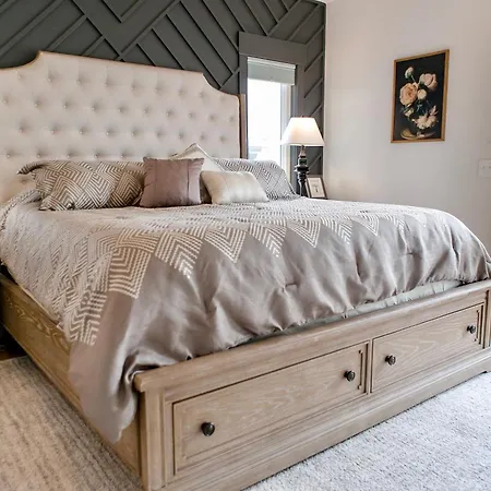 The Urban River - 4br Getaway Holiday home *