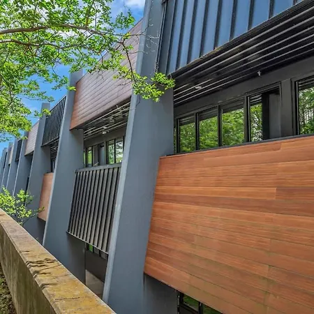 Holiday home Chic New Near Dt