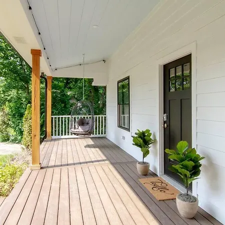 Nashoasis 10 Min To Dt, Gameroom, Huge Yard Nashville
