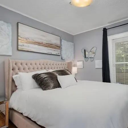 Holiday home Private Cottage With Hot Tub 17Mi To Downtown *
