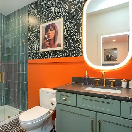 Giddy Up On Music Row Hot Tub 1mi To Dt Holiday home