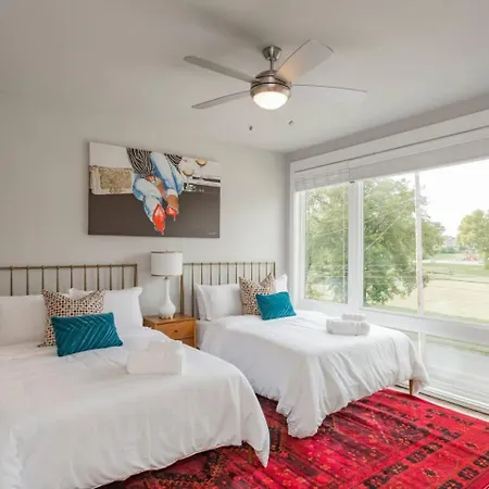 Spacious By Geodis Park 23 Mi To Broadway! Holiday home *