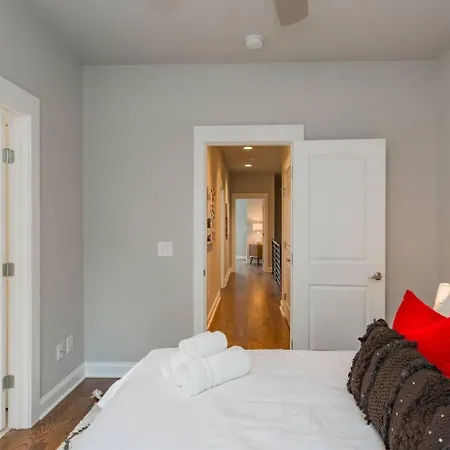 Holiday home Spacious By Geodis Park 23 Mi To Broadway! *