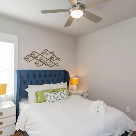Spacious By Geodis Park 23 Mi To Broadway!