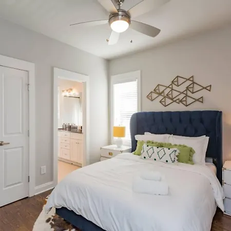 Holiday home Spacious By Geodis Park 23 Mi To Broadway! Nashville