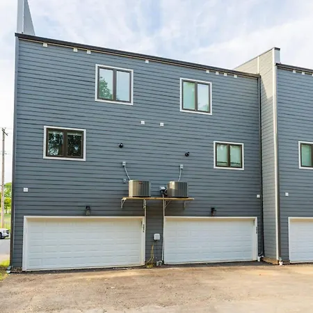 Holiday home Spacious By Geodis Park 23 Mi To Broadway! Nashville