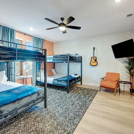 Holiday home Live Your Dream 10 Min To Broadway *