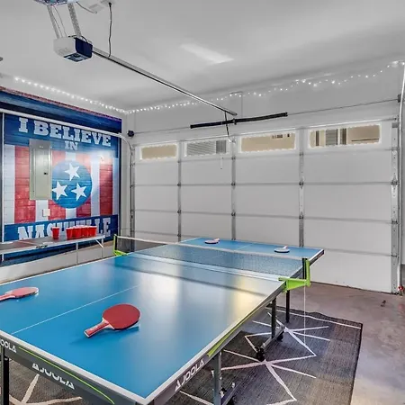 Huge Roof Deck With Games 10 Mins To Broadway